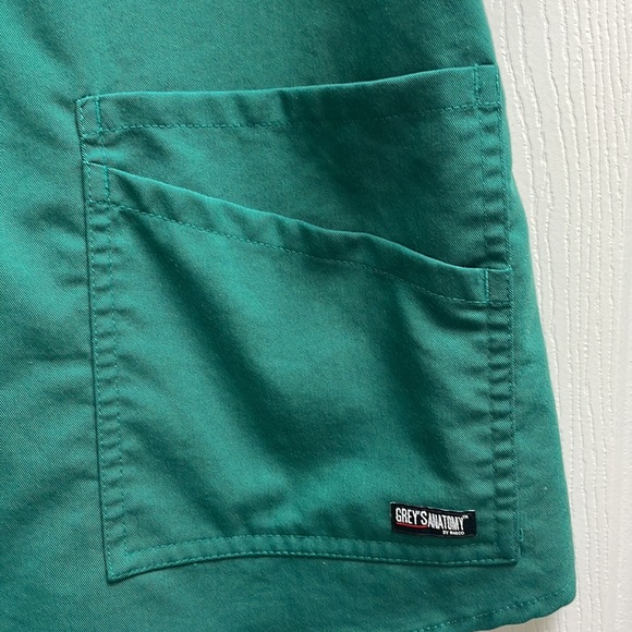 Greys Anatomy scrub set - Picture 4 of 11